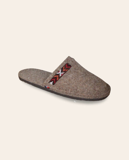 Chaussons Avoriaz Brun : L'élégance naturelle au coin du feu